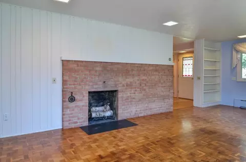 Living - 1105 S Timmers Ln, Appleton, WI 54914 photo 6 of 9