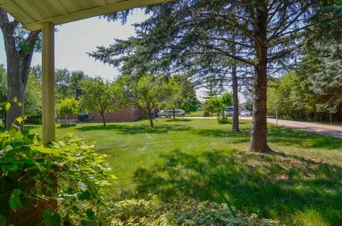 Exterior - 1105 S Timmers Ln, Appleton, WI 54914 photo 8 of 9
