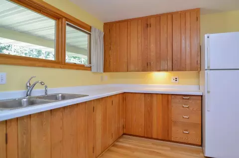 Kitchen - 1105 S Timmers Ln, Appleton, WI 54914 photo 4 of 4