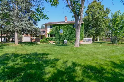 Exterior - 1105 S Timmers Ln, Appleton, WI 54914 photo 5 of 9