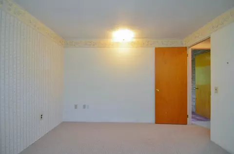 Bedroom - 1105 S Timmers Ln, Appleton, WI 54914 photo 6 of 8