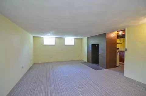 Living - 1105 S Timmers Ln, Appleton, WI 54914 photo 9 of 9