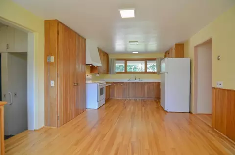 Kitchen - 1105 S Timmers Ln, Appleton, WI 54914 photo 1 of 4