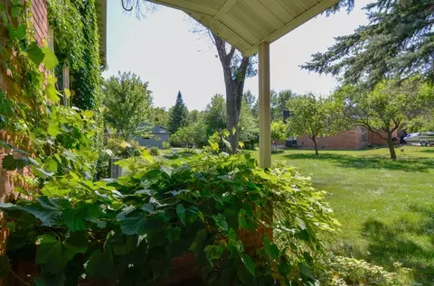 Exterior - 1105 S Timmers Ln, Appleton, WI 54914 photo 7 of 9