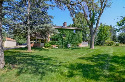 Exterior - 1105 S Timmers Ln, Appleton, WI 54914 photo 6 of 9