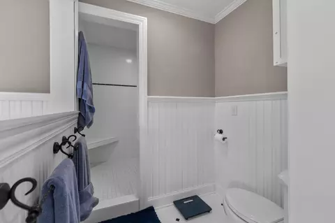 Bath - 140 River Dr, Appleton, WI 54915 photo 6 of 9