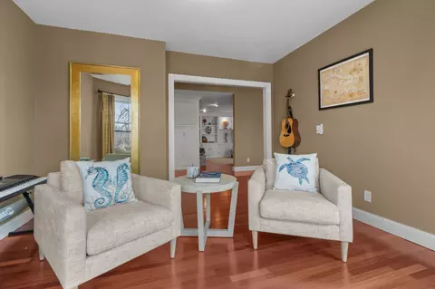 Living - 140 River Dr, Appleton, WI 54915 photo 5 of 8
