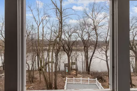 View/Area - 140 River Dr, Appleton, WI 54915 photo 3 of 5