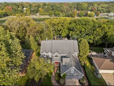 View/Area - 140 River Dr, Appleton, WI 54915 photo 2 of 5