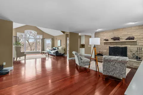 Living - 140 River Dr, Appleton, WI 54915 photo 3 of 8