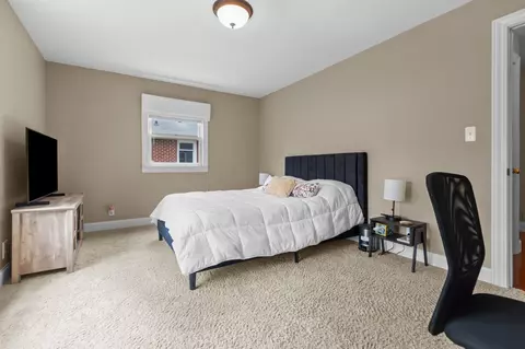 Bedroom - 140 River Dr, Appleton, WI 54915 photo 1 of 8