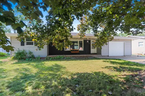 2354 E River Dr, Green Bay, WI 54301