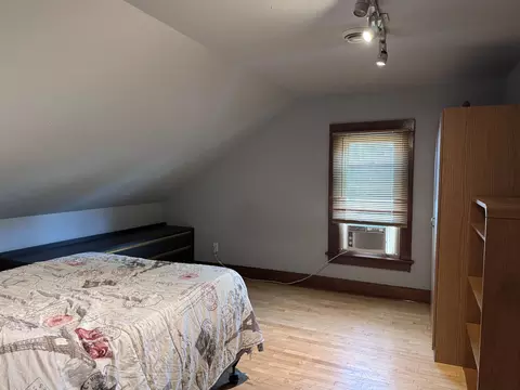 Bedroom - 208 E Calumet St, Appleton, WI 54915 photo 5 of 6