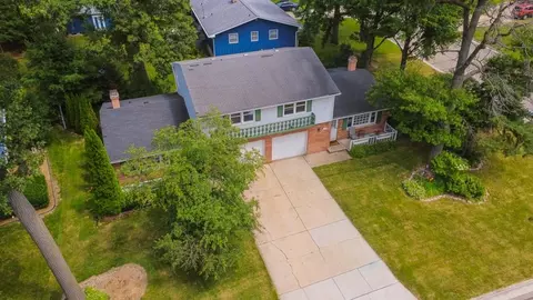 1439 Springdale Ln, Green Bay, WI 54304