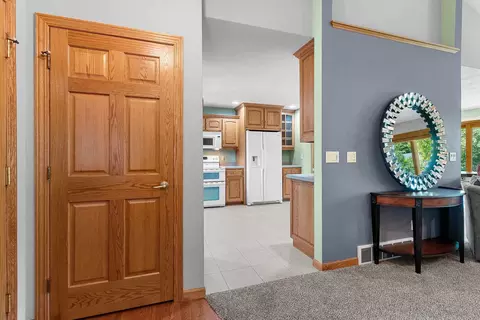 Entry Way - n9432 Logan Lane, Appleton, WI 54915 photo 5 of 6
