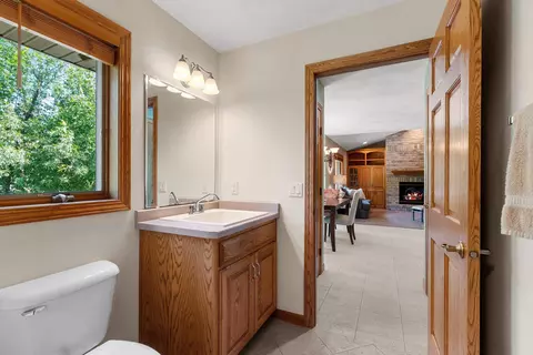 Bath - n9432 Logan Lane, Appleton, WI 54915 photo 2 of 6