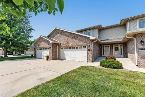 1300 Alpine Dr #302, Green Bay, WI 54311