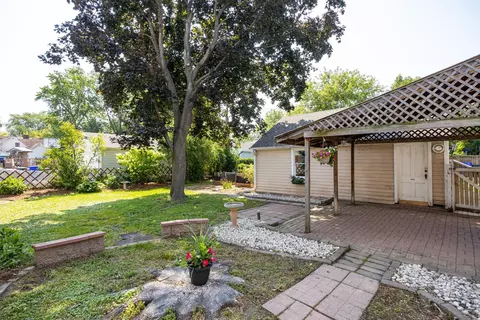 Exterior - 714 N Oneida St, Appleton, WI 54911 photo 5 of 10