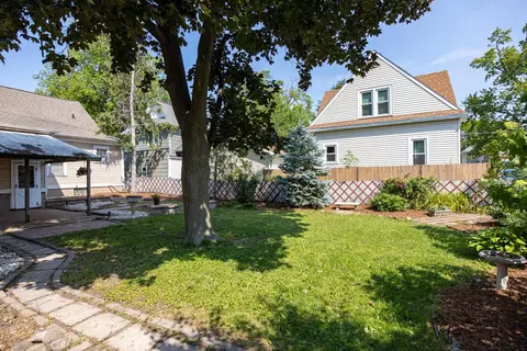 Exterior - 714 N Oneida St, Appleton, WI 54911 photo 8 of 10