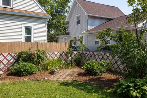 Exterior - 714 N Oneida St, Appleton, WI 54911 photo 9 of 10