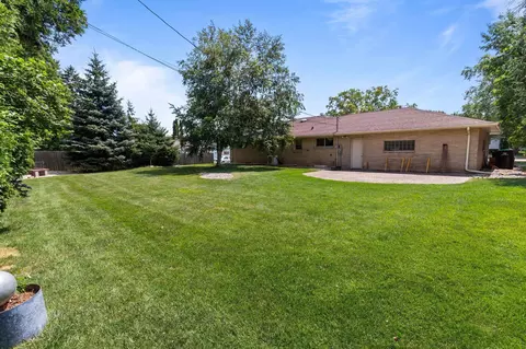 Exterior - 630 W Capitol Dr, Appleton, WI 54911 photo 3 of 9