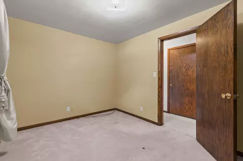 Bedroom - 630 W Capitol Dr, Appleton, WI 54911 photo 3 of 5