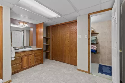 Bath - 630 W Capitol Dr, Appleton, WI 54911 photo 5 of 8