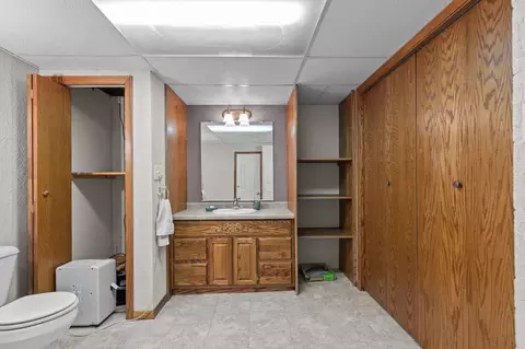 Bath - 630 W Capitol Dr, Appleton, WI 54911 photo 7 of 8