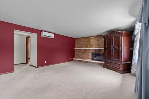 Living - 630 W Capitol Dr, Appleton, WI 54911 photo 2 of 4