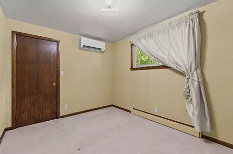 Bedroom - 630 W Capitol Dr, Appleton, WI 54911 photo 2 of 5