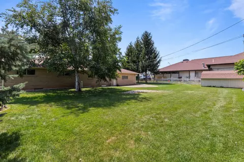Exterior - 630 W Capitol Dr, Appleton, WI 54911 photo 6 of 9