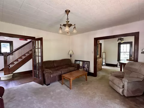 Living - 516 E Maple St, Appleton, WI 54915 photo 1 of 3