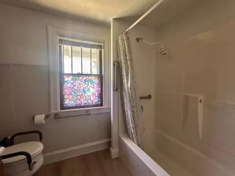 Bath - 516 E Maple St, Appleton, WI 54915 photo 1 of 1