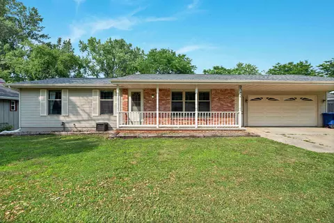 2343 Deer Trl, Green Bay, WI 54302