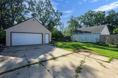 Exterior - 2112 N Superior St, Appleton, WI 54911 photo 2 of 4