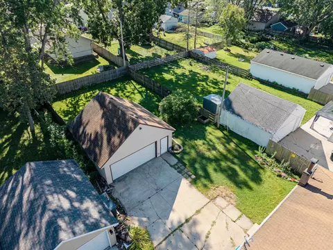 View/Area - 2112 N Superior St, Appleton, WI 54911 photo 4 of 12