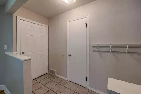 Entry Way - 2112 N Superior St, Appleton, WI 54911 photo 2 of 3
