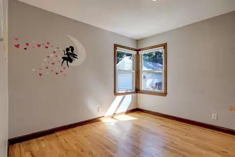 Bedroom - 2112 N Superior St, Appleton, WI 54911 photo 3 of 4
