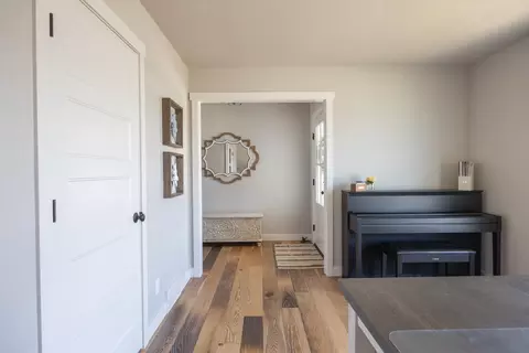 Entry Way - n9270 Laura St, Appleton, WI 54915 photo 3 of 3