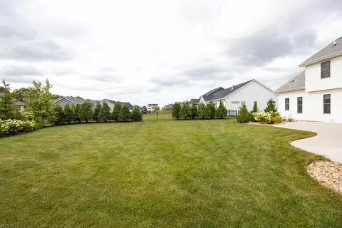 Exterior - n9270 Laura St, Appleton, WI 54915 photo 6 of 7