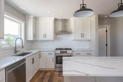 Kitchen - n9270 Laura St, Appleton, WI 54915 photo 4 of 4