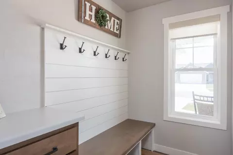 Entry Way - n9270 Laura St, Appleton, WI 54915 photo 2 of 3