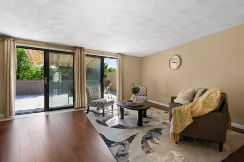 Living - 4545 W Pine St, Appleton, WI 54914 photo 2 of 3