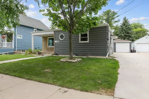 Exterior - 1316 W Rogers Ave, Appleton, WI 54914 photo 2 of 8