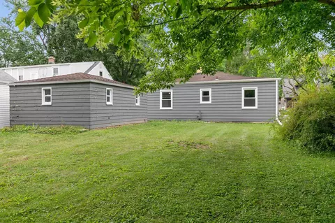 Exterior - 1316 W Rogers Ave, Appleton, WI 54914 photo 7 of 8