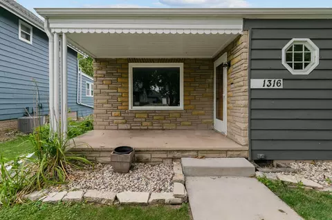 Exterior - 1316 W Rogers Ave, Appleton, WI 54914 photo 3 of 8