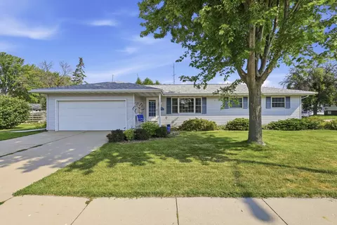 225 W Bell St, Neenah, WI 54956