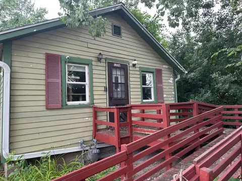 1226 Perrot St, Green Bay, WI 54302