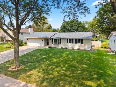 2559 Wildflower Row, Green Bay, WI 54311