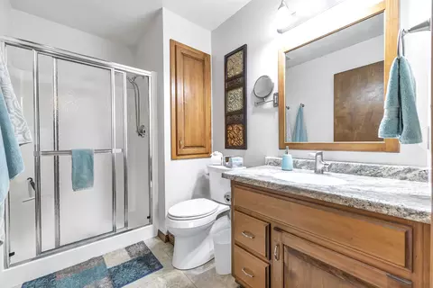 Bath - 810 E River Dr #E, De Pere, WI 54115 photo 1 of 2
